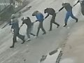 Novi dokazi zločina u Buči? “Njujork Tajms” objavio jeziv snimak: “Ovo pokazuje da su Rusu ubijali zatvorenike” (VIDEO)