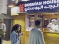 Bosanski ćevapi hit u Dubaiju: I šeici jedu deset u pola s lukom (VIDEO)