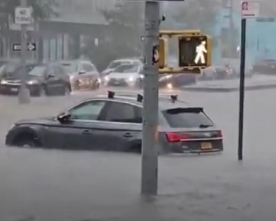 Obilna kiša u New Yorku izazvala haos u saobraćaju, vlasti upozoravaju: “Ovo je oluja opasna po život” (VIDEO)