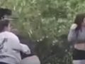 Snimak incidenta zgrozio planetu: Turisti zbog selfija otrgli mladunče medvjeda od majke, završili u policiji (VIDEO)
