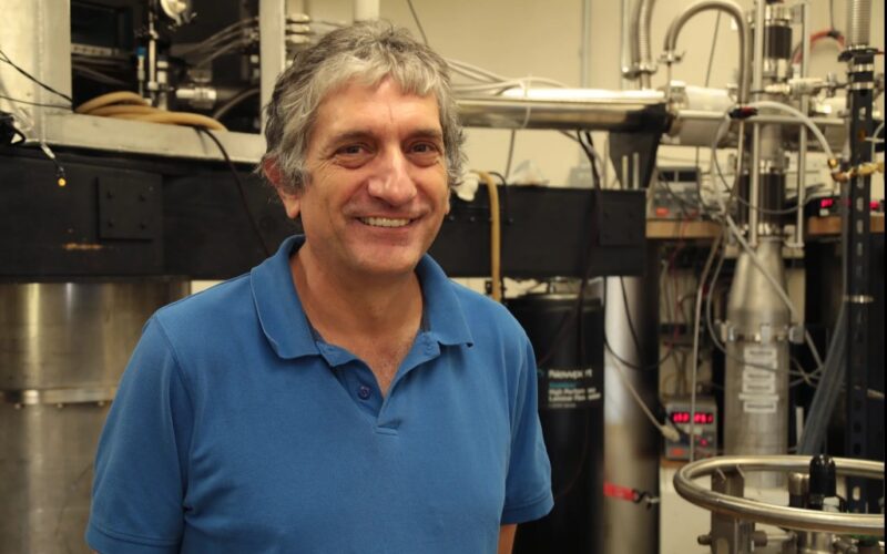 Od ostrva Vis preko Amerike do Nobelove nagrade: Sin Ive Martinisa iz Hrvatske osvojio svijet nauke (VIDEO)