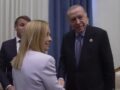 Erdogan Meloni: “Izgledaš sjajno, ali natjeraću te da se riješiš te zavisnosti!”; Makron: “To je nemoguće” (VIDEO)