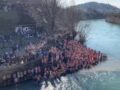 Pjevali četničku pjesmu na plivanju za časni krst: “Izvidnica, izvidnica Pavla Đurišića…” (VIDEO)